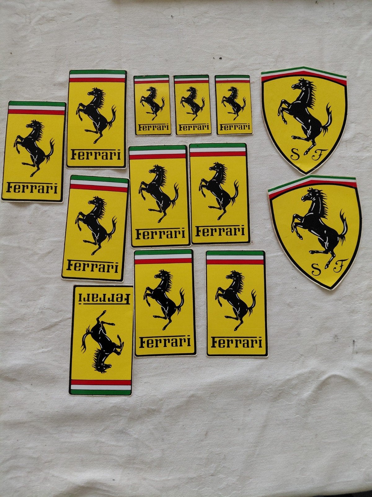Ferrari logo stickers / emblemen - Diverse maten, Ophalen of Verzenden