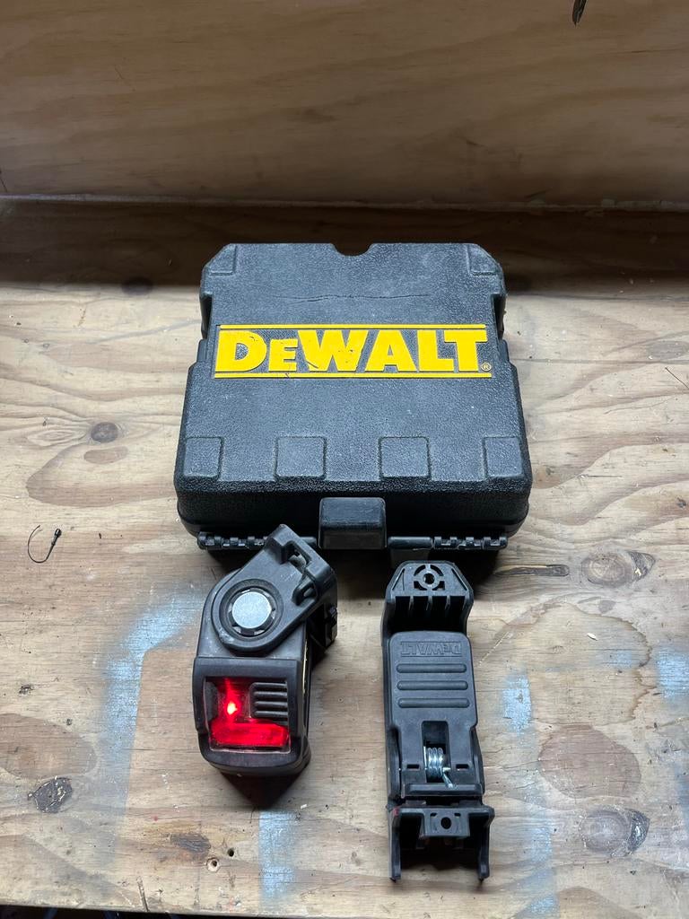 DeWalt Kruislijnlaser (Rood), Doe-het-zelf en Verbouw, Meetapparatuur, Ophalen of Verzenden, Zo goed als nieuw, Overige meters