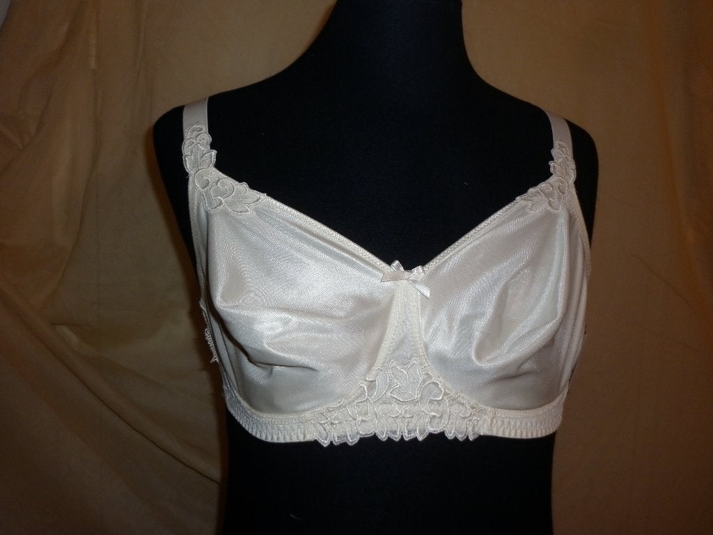  Bh zonder beugels maat 85D merk : Chantelle serie : Hedona, Verzenden, Wit, BH