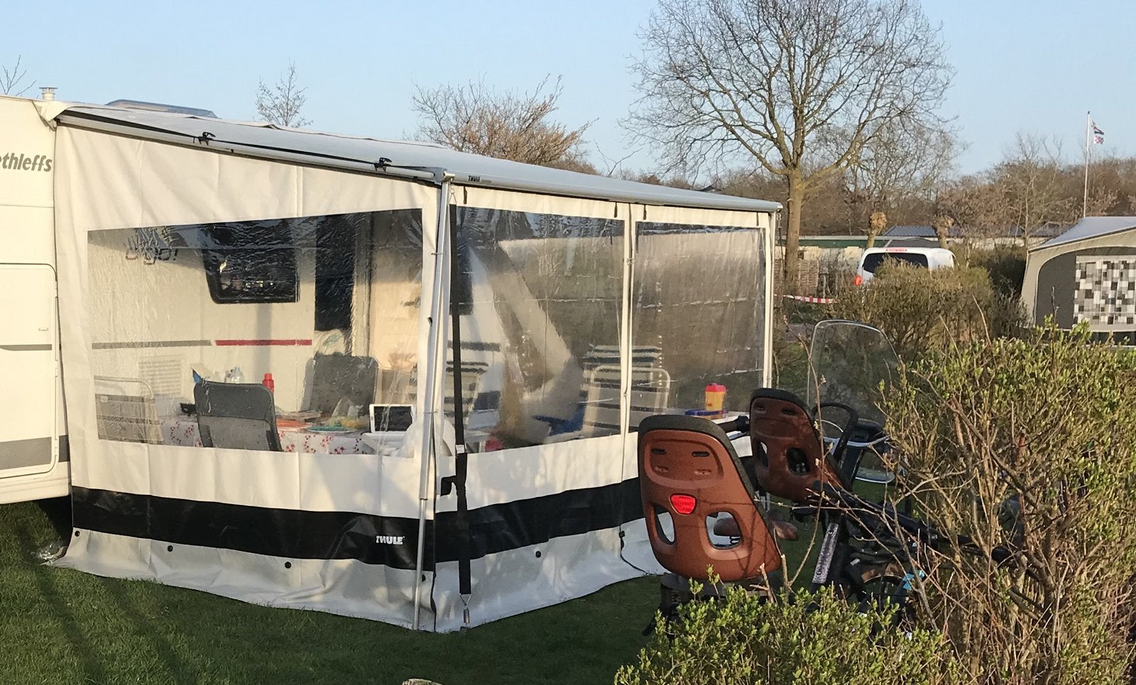 ZGAN - Wanden Thule Blocker G2 set voor TO 1200 zakluifel, Caravans en Kamperen, Caravan accessoires, Ophalen, Zo goed als nieuw