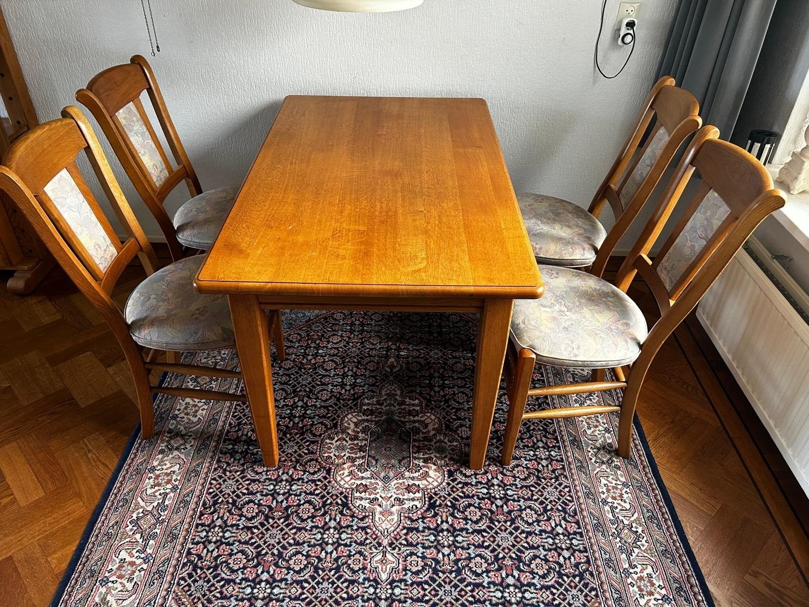 Mooie nette eettafel blank eiken, Huis en Inrichting, Ophalen, Zo goed als nieuw, 4 tot 6 stoelen