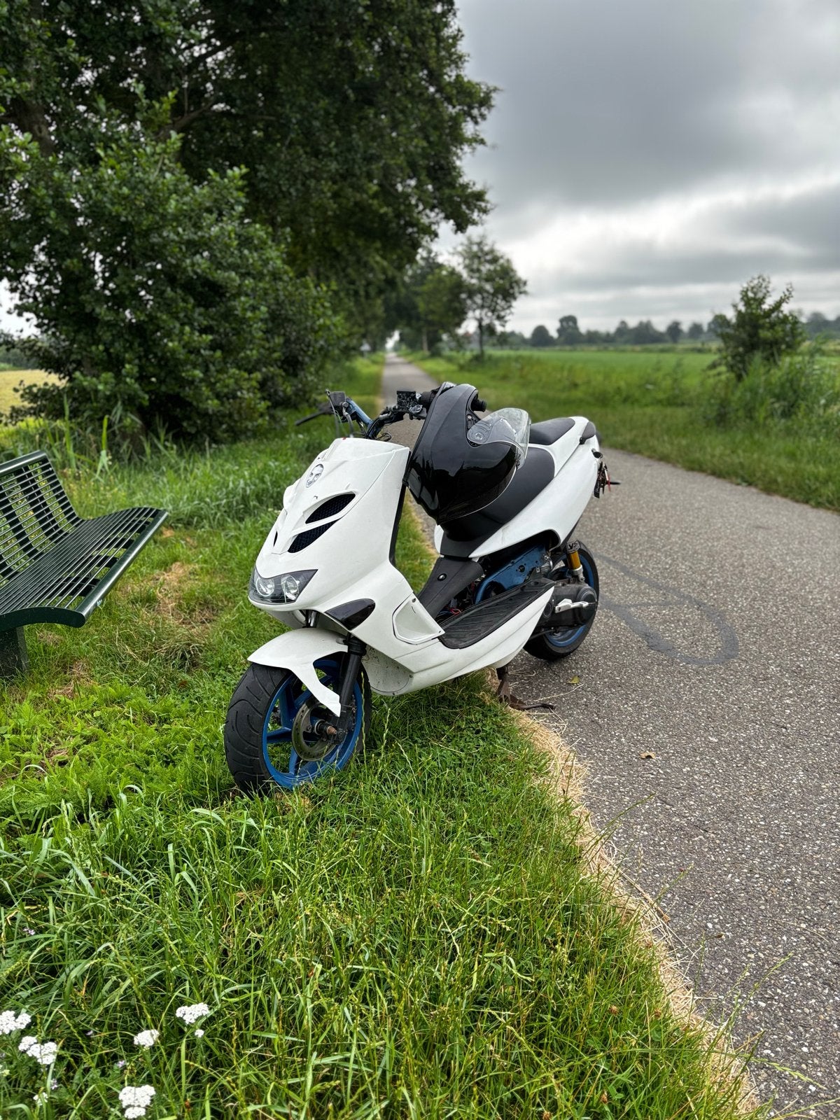 Aprilia sr 70 LC DD (teruil) BROM, Fietsen en Brommers, Scooters | Aprilia, Zo goed als nieuw, SR 50, Maximaal 45 km/u, Tweetakt