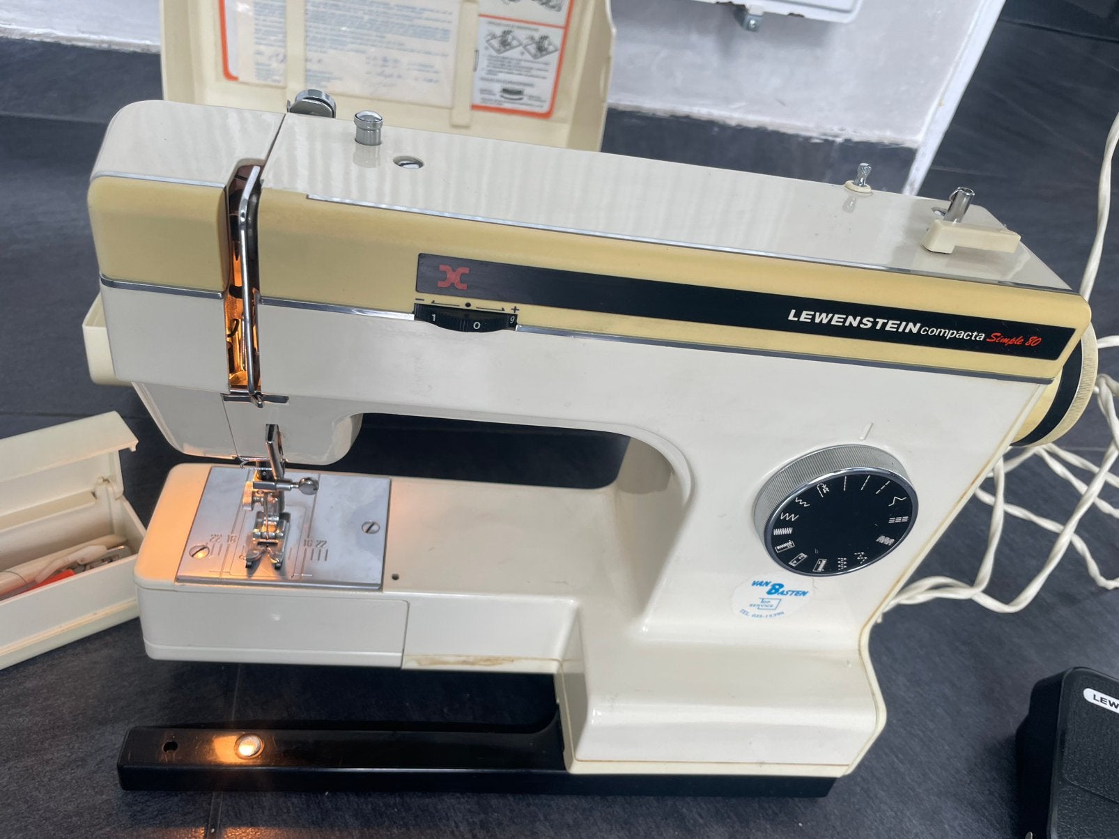 Naaimachine Lewenstein Compacta Simple 80, Hobby en Vrije tijd, Ophalen
