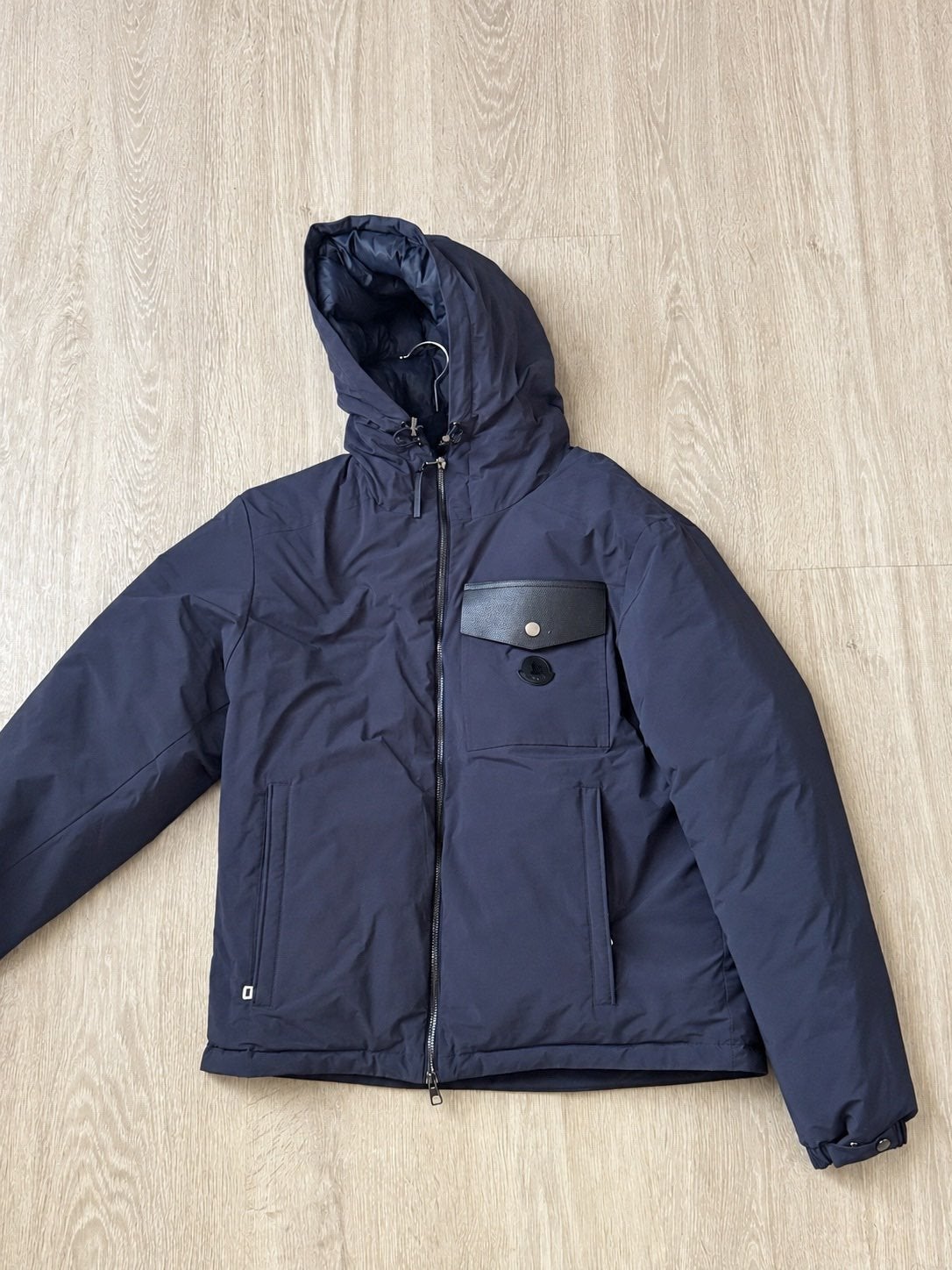 Moncler jas maat M, Moncler, Ophalen of Verzenden, Zo goed als nieuw, Maat 48/50 (M)