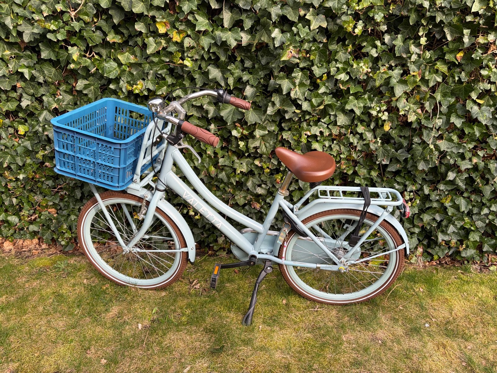 Valetta kinderfiets 22 inch met mandje, Fietsen en Brommers, Fietsen | Dames | Damesfietsen, Terugtraprem, Gebruikt, Minder dan 47 cm