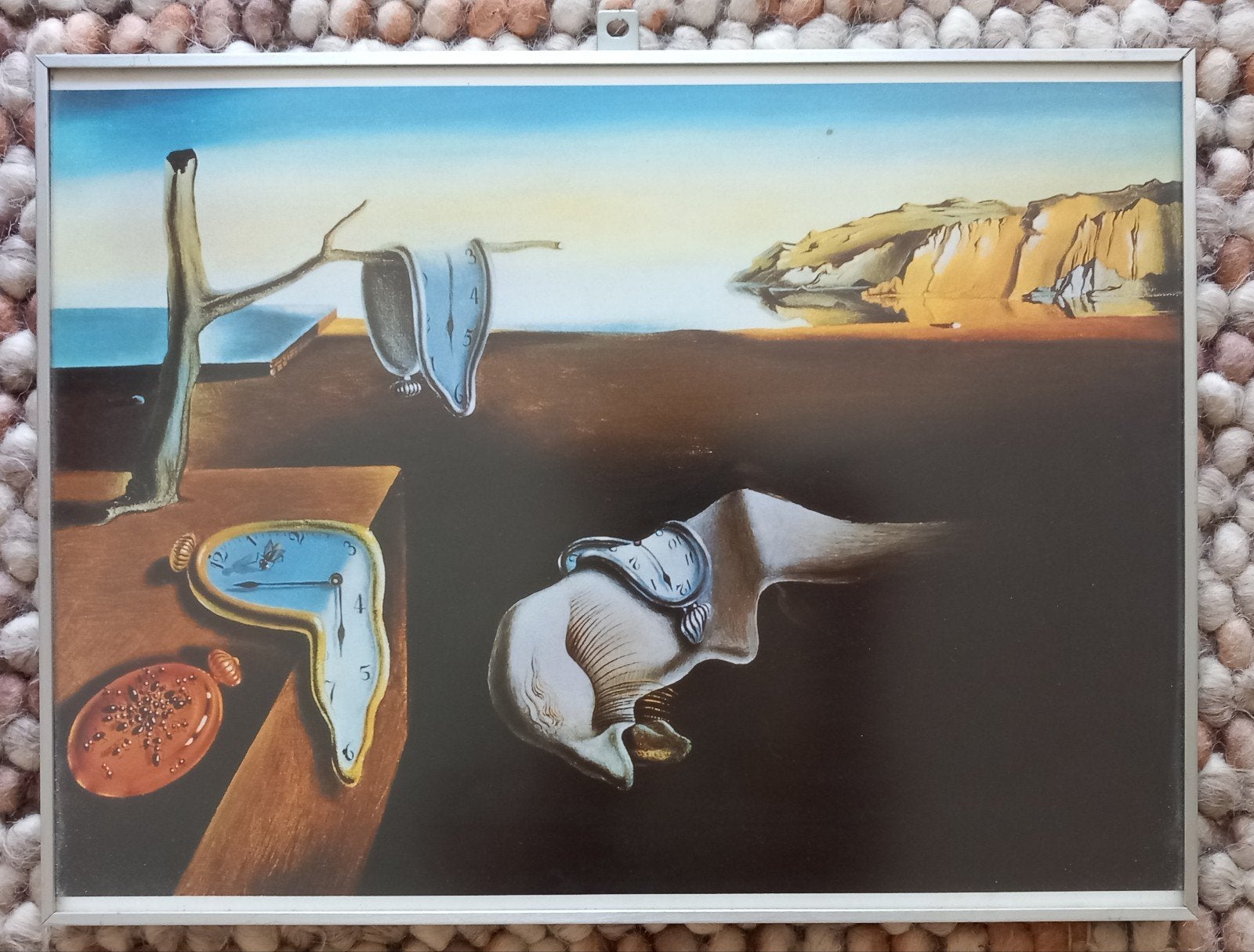 5x Salvador Dalí posters ingelijst, gekocht in Dalí museum., Ophalen, Minder dan 50 cm, Zo goed als nieuw, Foto of Poster