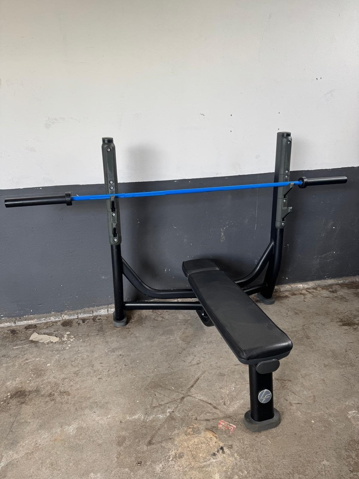 Life Fitness Signature Bench Press Zwart, Life Fitness, Gebruikt, Ophalen of Verzenden, Life Fitness, 10601 W Belmont Ave, Franklin Park, IL 60131, USA
