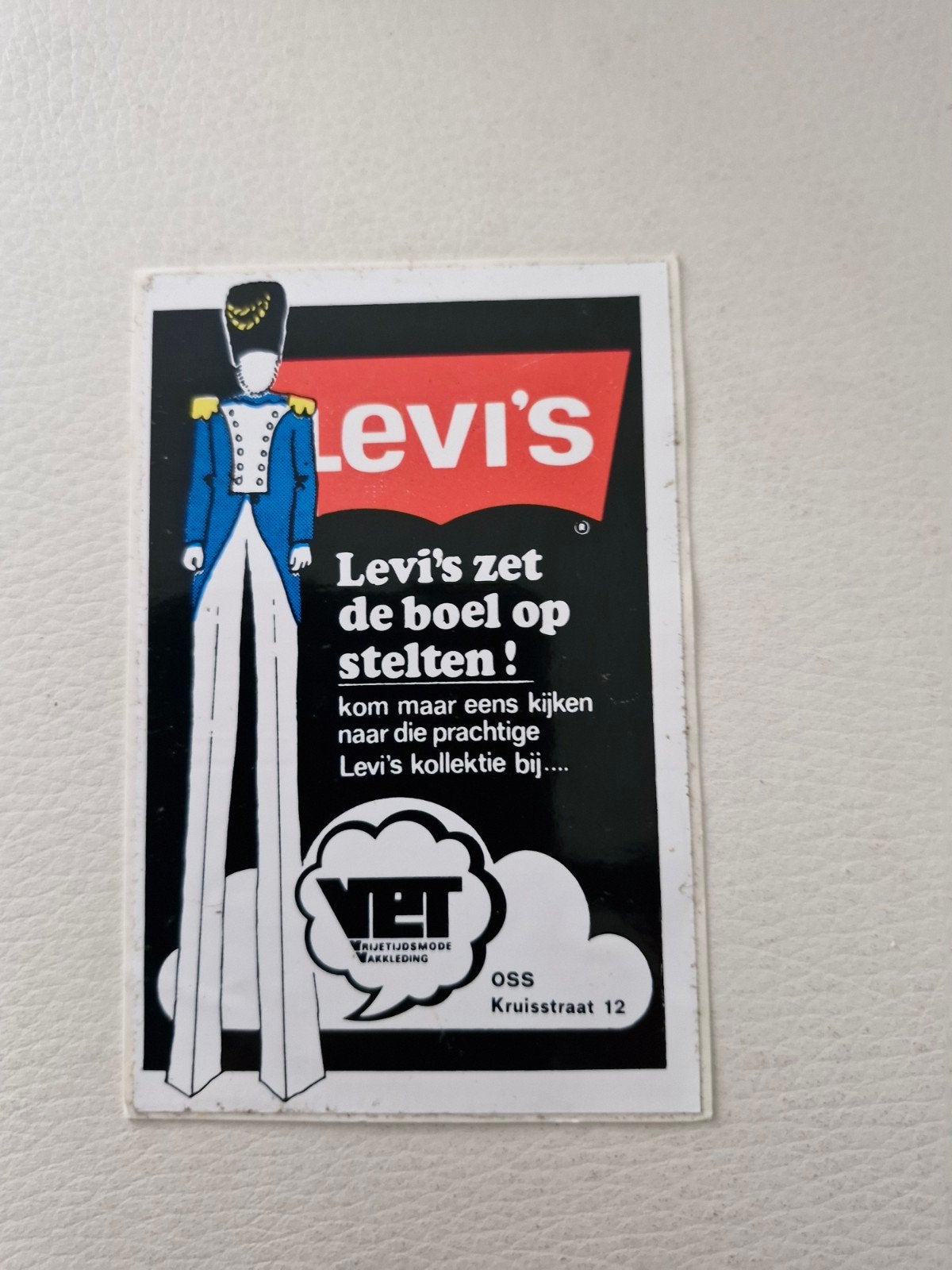 12111 Vintage Levi's Sticker - Soldaat in Uniform, Verzamelen, Ophalen of Verzenden, Zo goed als nieuw, Merk