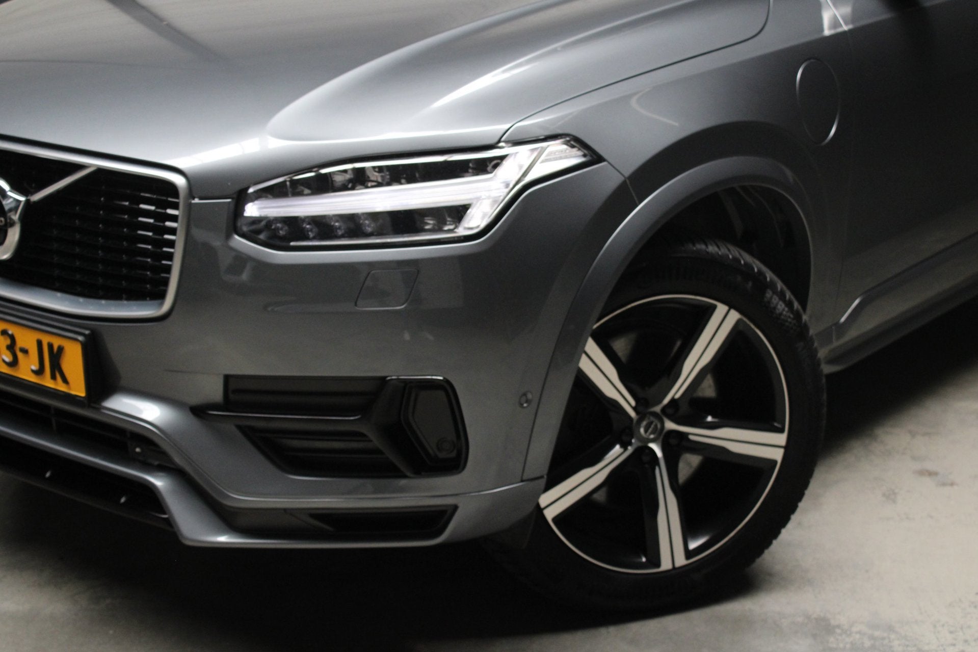Volvo XC90 2.0 T8 Twin Engine AWD R Design Pano Memory 7P, Gebruikt, 7 stoelen, Bedrijf, Automatische klimaatregeling