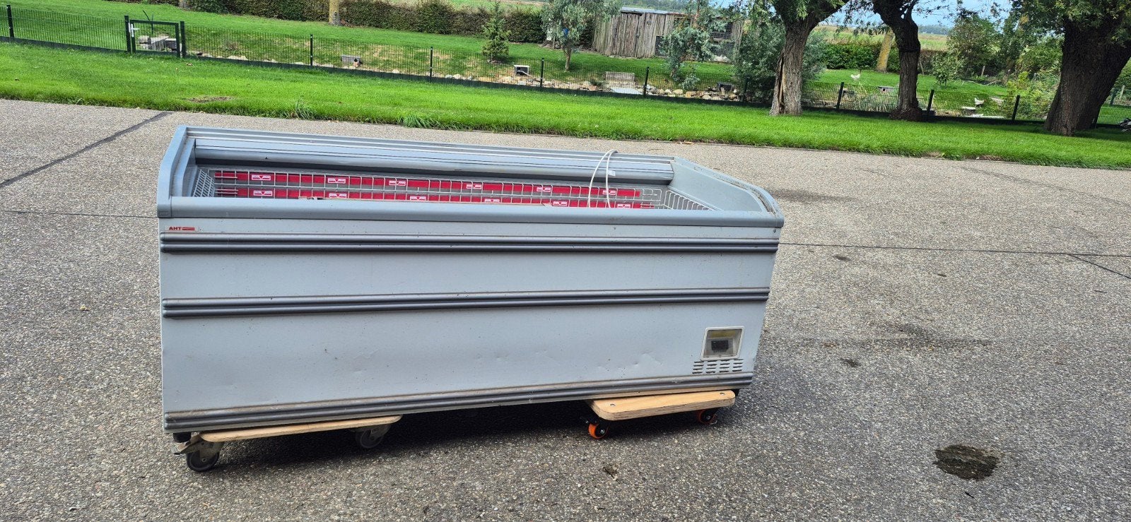 AHT PARIS 210(U)L ADVS Diepvrieskist/Vriesvitrine, Witgoed en Apparatuur, Ophalen, Gebruikt, Minder dan 85 cm, 200 liter of meer