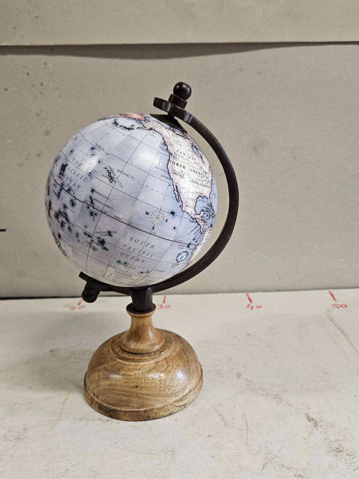 Decoratieve Wereldbol met Houten Voet, Ophalen of Verzenden