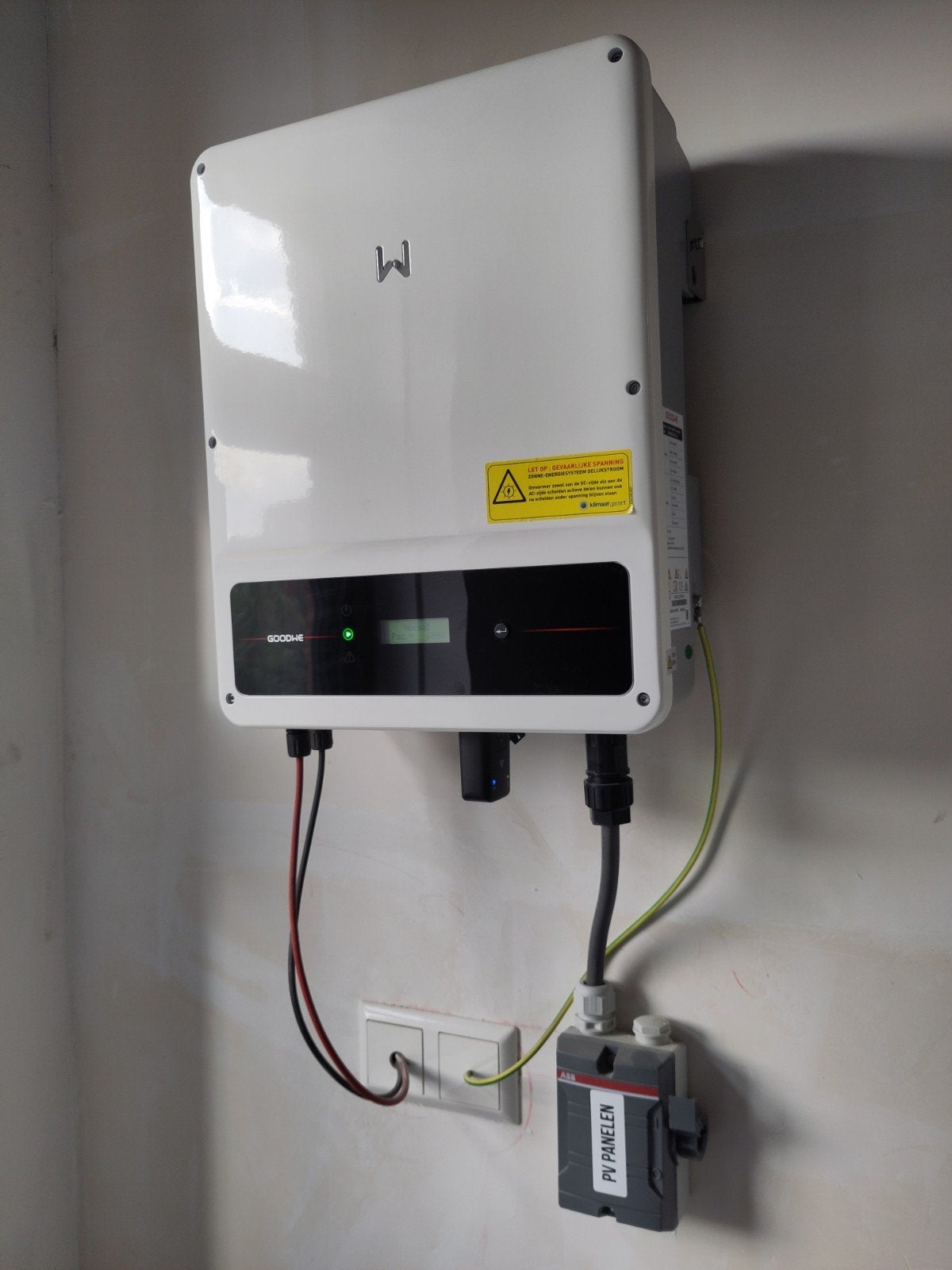 GoodWe GW4000-SDT-20 Omvormer voor Zonnepanelen, Doe-het-zelf en Verbouw, Elektra en Kabels, Ophalen of Verzenden, Zo goed als nieuw