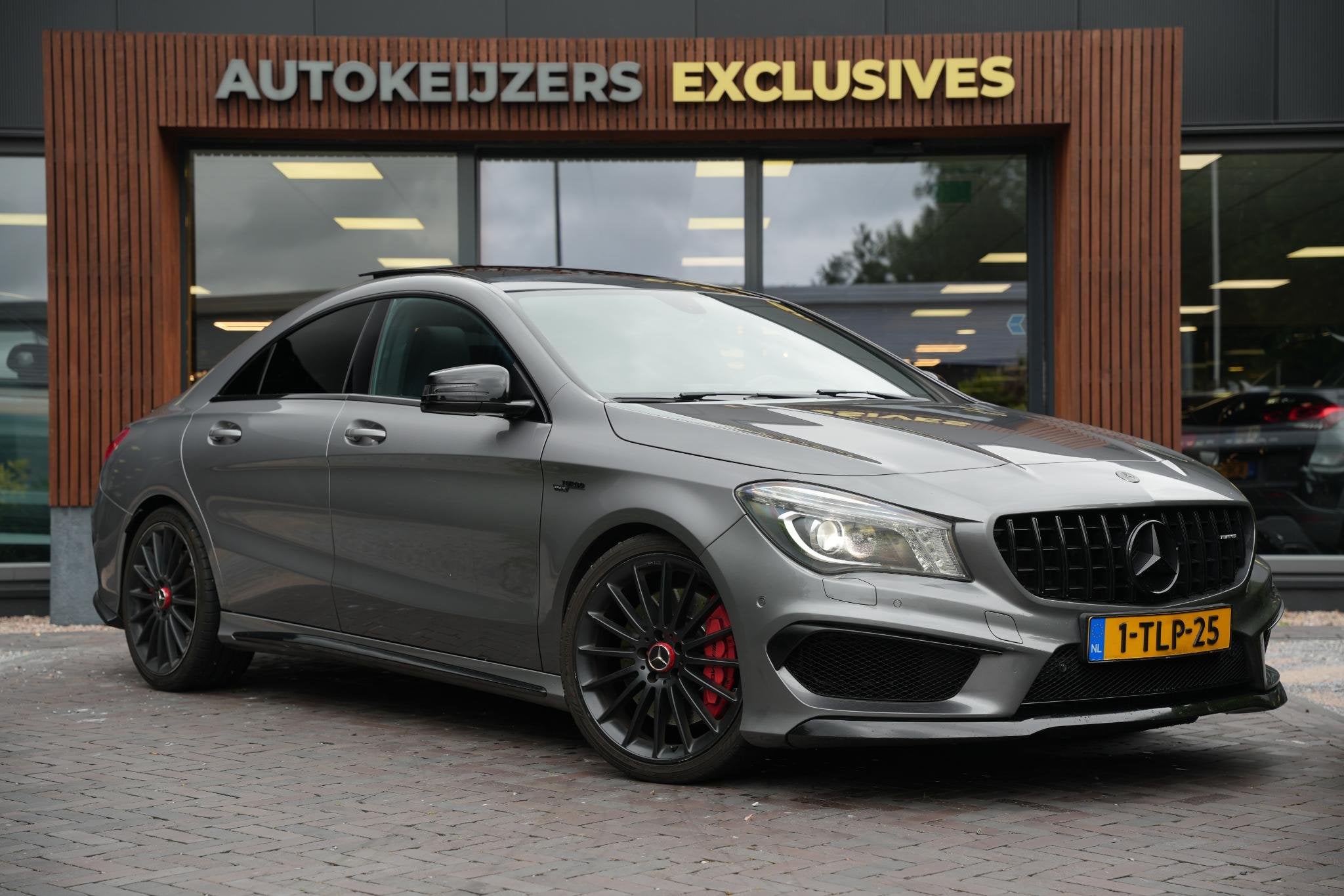 Mercedes-Benz CLA-klasse AMG 45 4MATIC Panoramadak Leer Memo, Auto's, Automaat, CLA, Gebruikt, Euro 6