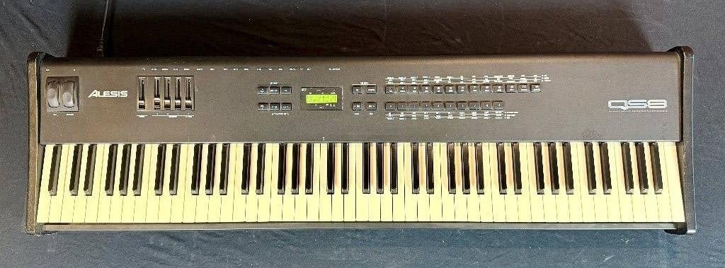 Alesis QS8 Keyboard/Dig piano, Muziek en Instrumenten, Gebruikt, 88 toetsen, Midi-aansluiting, Ophalen