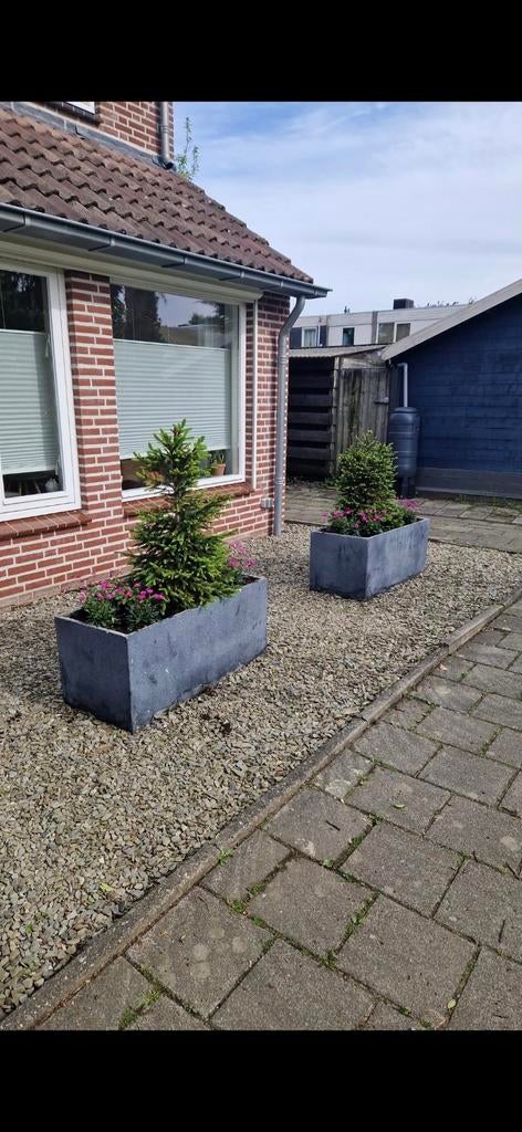 Gratis af te halen: Kiezelsteentjes en plantenbakken, Tuin en Terras, Grind, Keien en Split, Ophalen, Gebruikt, Split