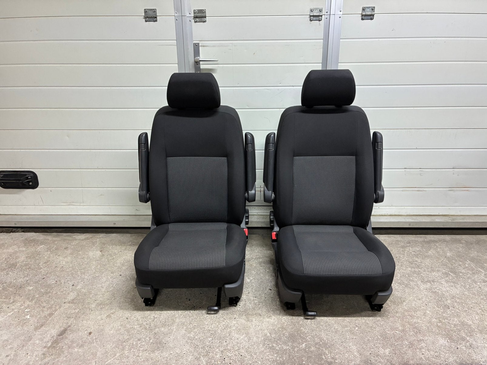 Volkswagen Transporter T6 comfortstoelen DOUBLE GRID, Ophalen, Volkswagen