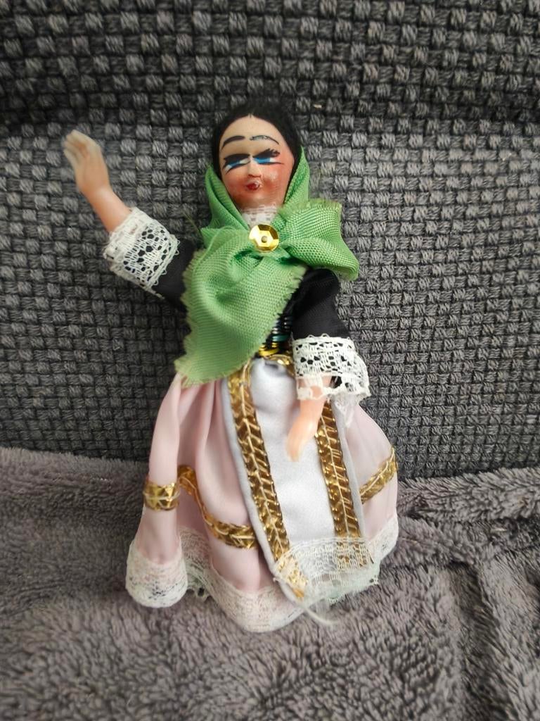 Klederdracht poppetje, Ophalen of Verzenden, Zo goed als nieuw