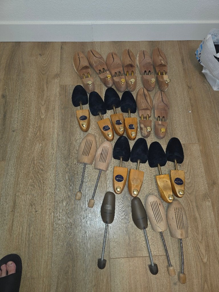 Schoenspanners 11 stuks hout en kunststof in goede staat, Ophalen of Verzenden, Zo goed als nieuw, Overige kleuren, Overige typen