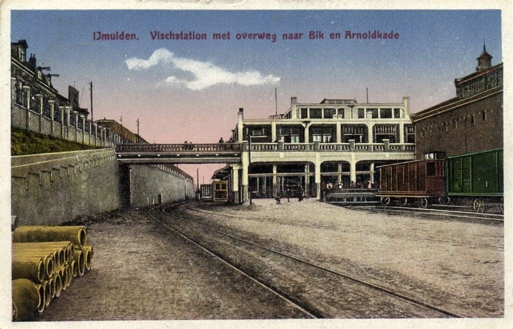 IJmuiden. Vischstation met overweg naar Bik en Arnoldkade -, Verzamelen, Verzenden, Voor 1920, Gelopen, Noord-Holland