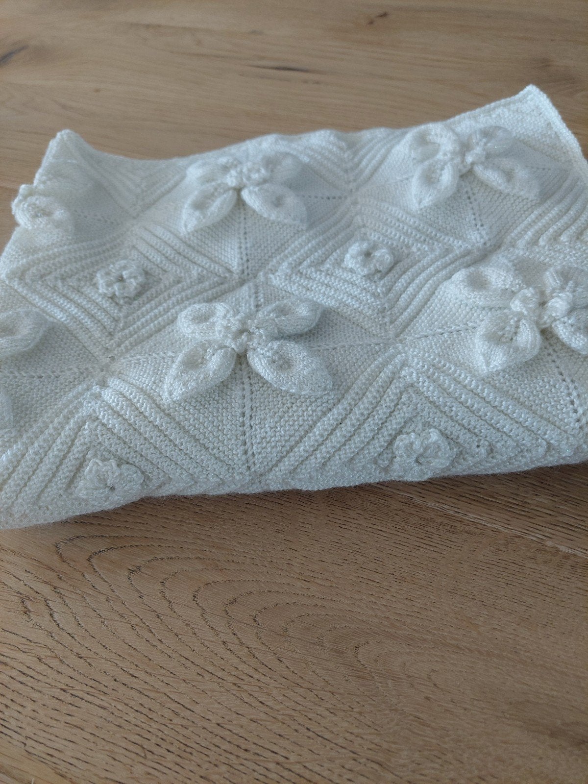 NIEUW Handgemaakt deken wit met zilverdraad, Nieuw, Ophalen of Verzenden, Handgemaakt, Wit