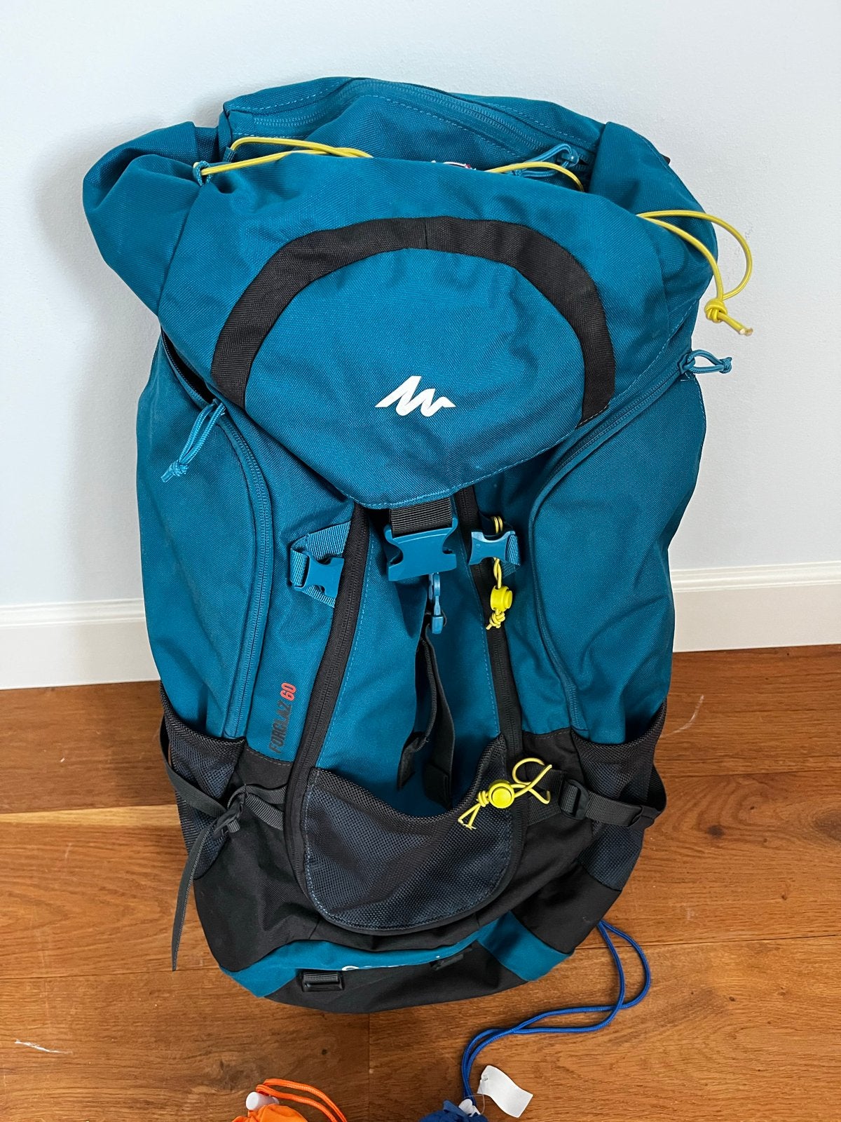 Quechua Forclaz 60 liter rugzak met regenhoezen, Ophalen, Zo goed als nieuw