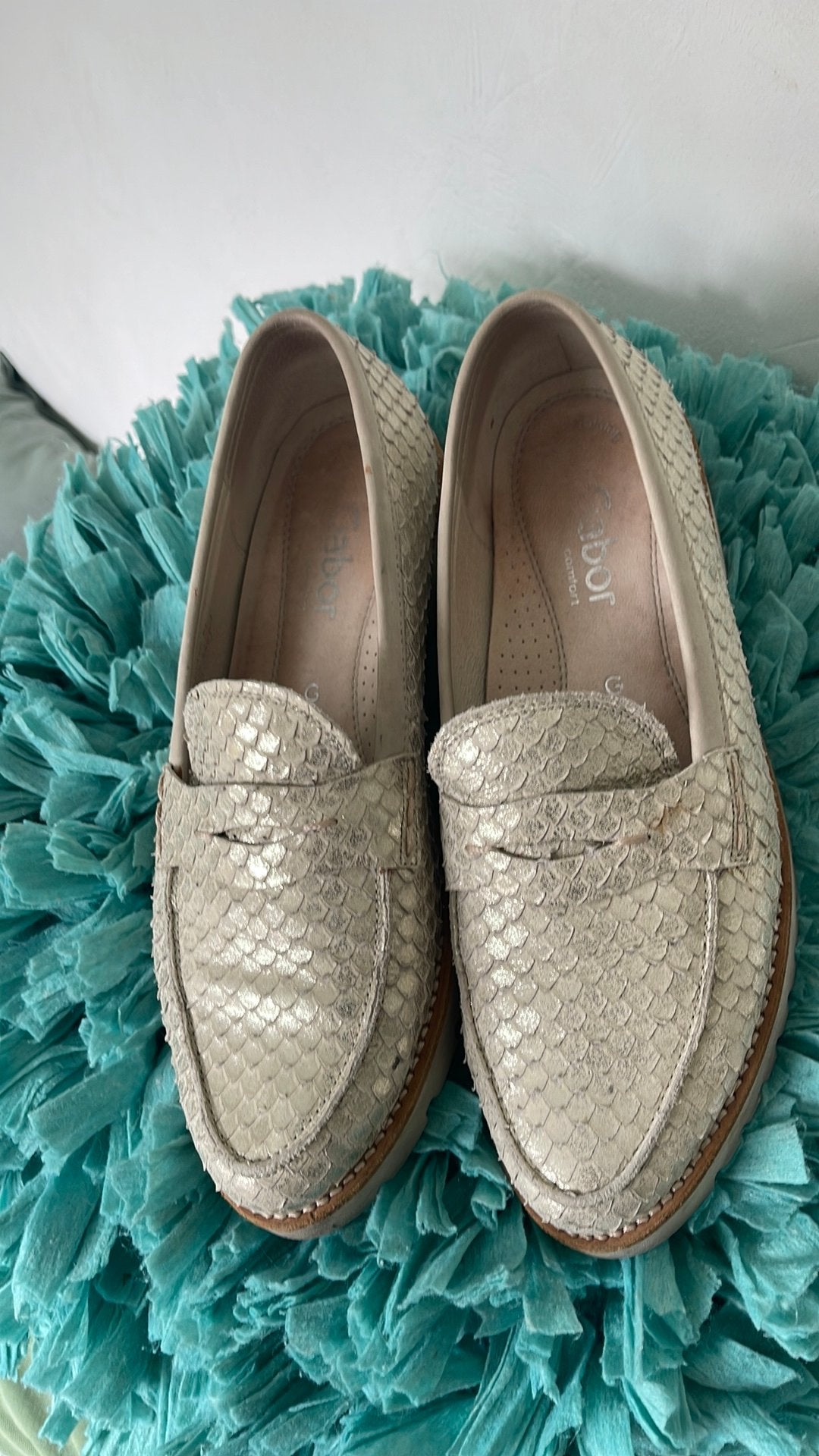 Dames merk instapers, Kleding | Dames, Ophalen of Verzenden, Zo goed als nieuw, Beige, Instappers