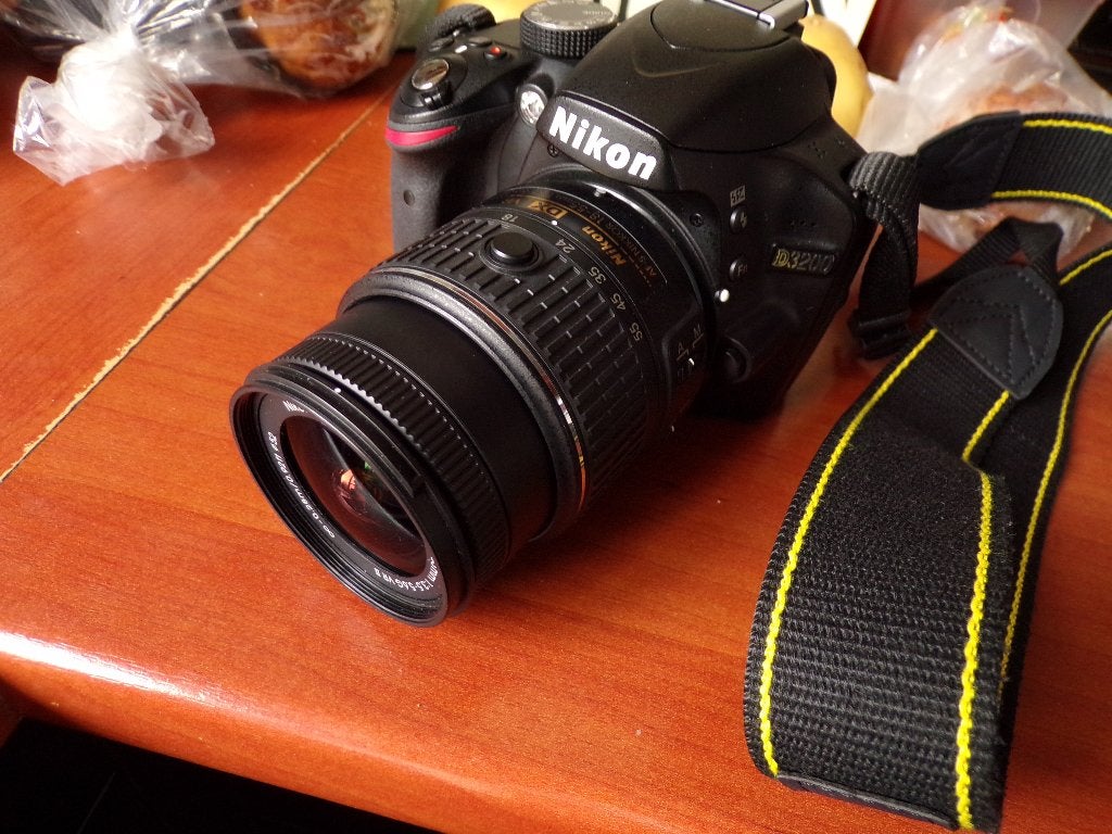 Nikon D3200 SLR camera met 18-55 mm VR lens, Audio, Tv en Foto, Beeldstabilisatie, Accu, Ophalen of Verzenden, Zo goed als nieuw