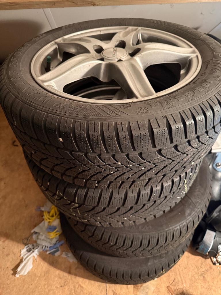 Dunlop winterbanden met velg weinig gebruikt 195/55R15, Auto-onderdelen, Banden en Velgen, Ophalen, Gebruikt, 15 inch, Banden en Velgen