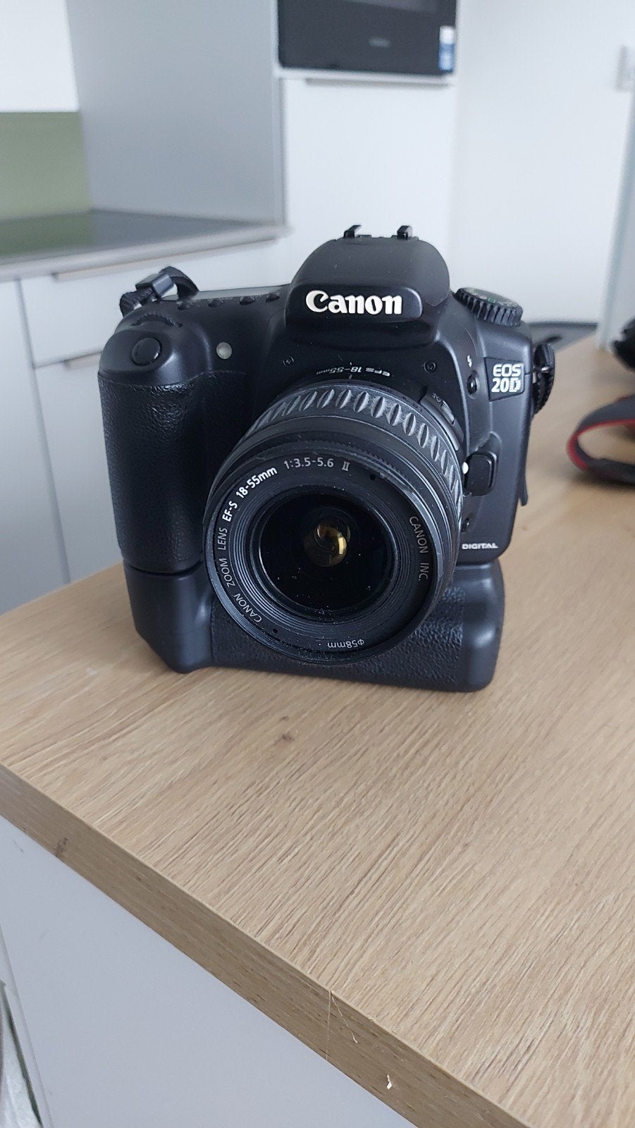 Canon EOS 20D Spiegelreflexcamera met EF-S 18-55mm lens, Audio, Tv en Foto, Fotocamera's Digitaal, Ingebouwde flitser, Gebruikt