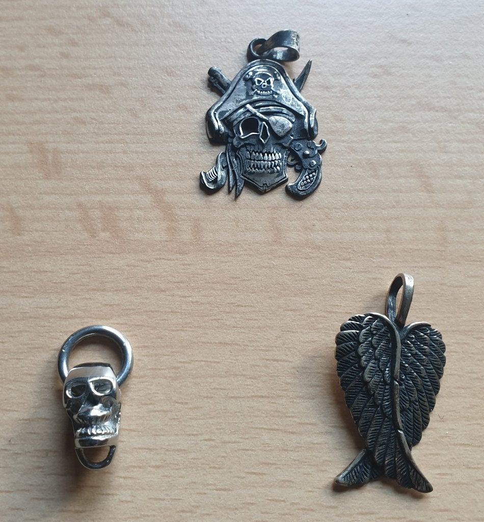 3 stoere kettinghangers skull, pirate en wings, Verzenden, Zo goed als nieuw, Overige kleuren, Overige materialen