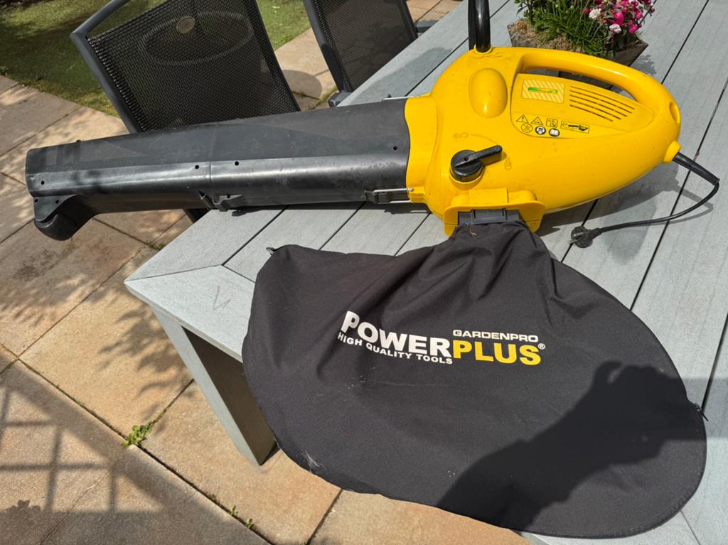 GardenFriend Bladblazer/Bladzuiger 2200W met versnipperfunct, Ophalen, Gebruikt, Handgedragen, Met opvangzak