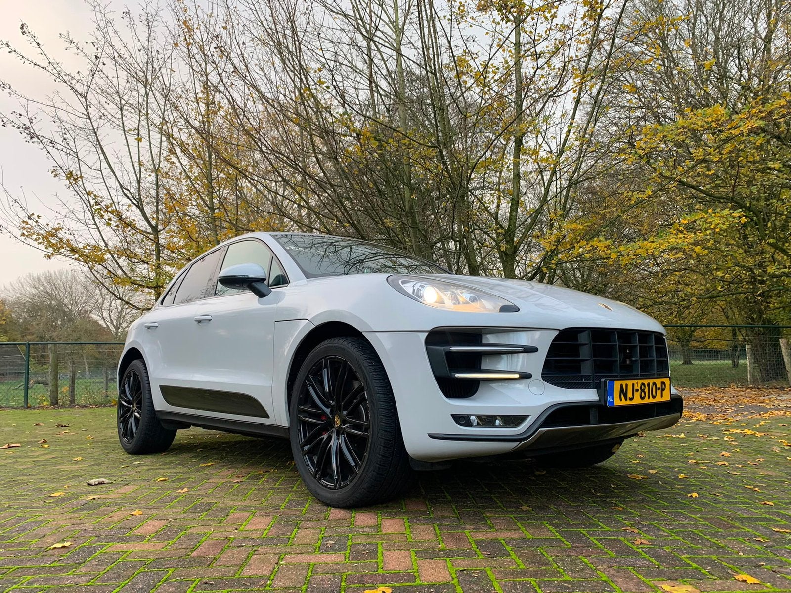 Porsche Macan Turbo 3.6 V6 400 PK Automaat Panoramadak, Auto's, Automaat, Zwart, 1900 kg, Vierwielaandrijving