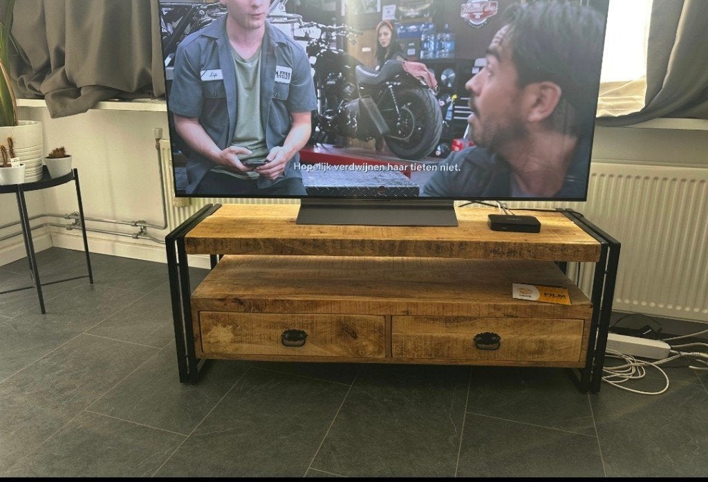 Tv meubel mango hout en staal, Huis en Inrichting, Ophalen, 100 tot 150 cm, Zo goed als nieuw, Minder dan 100 cm