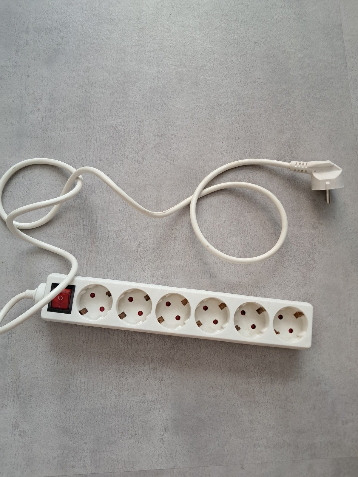 Stekkerdoos met beveiligingsknop - 6 stopcontacten, Ophalen of Verzenden