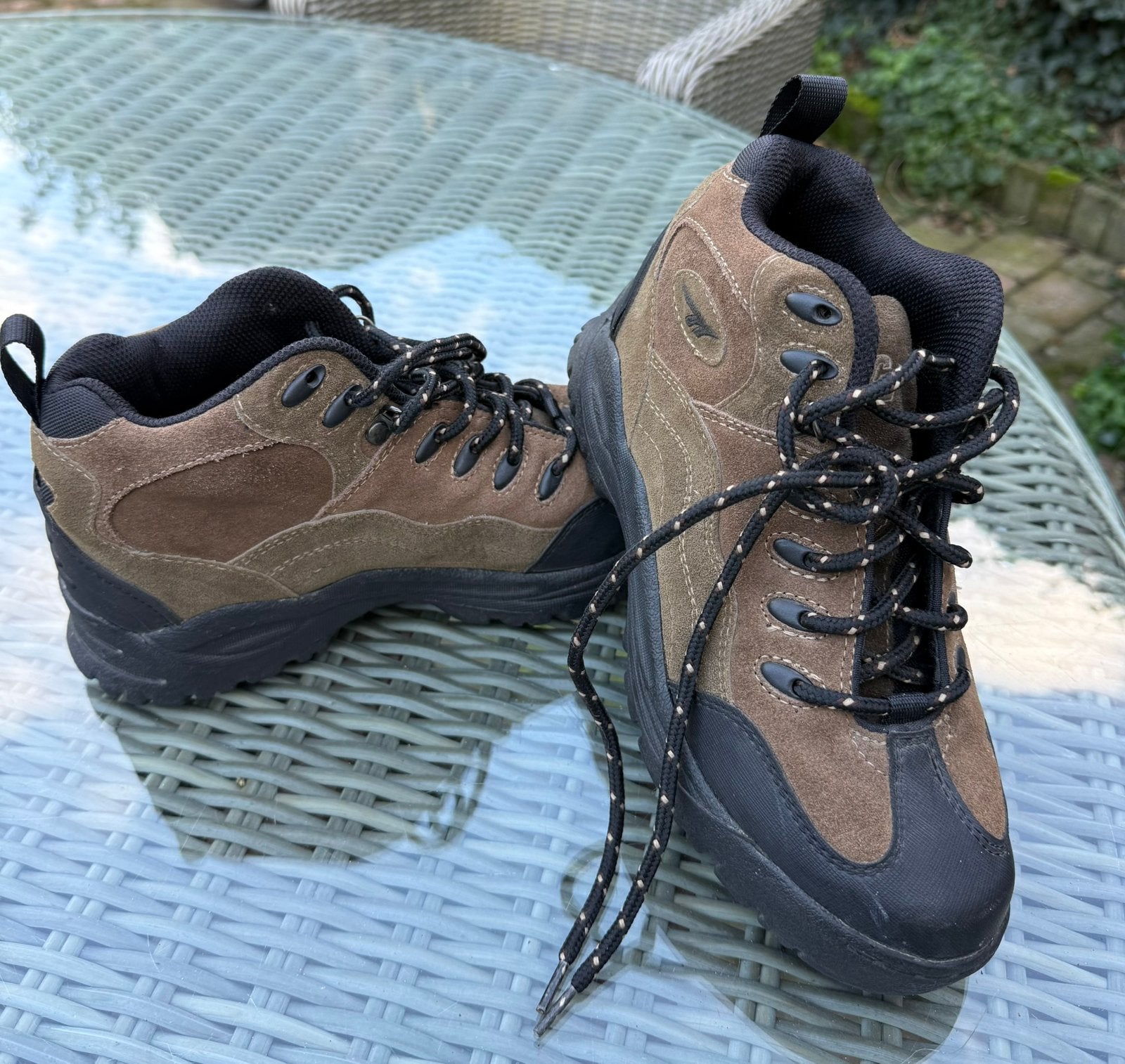 Hi-Tec Hunter Mid wandelschoenen / bergschoenen Maat 39, Ophalen of Verzenden, Zo goed als nieuw, Schoenen