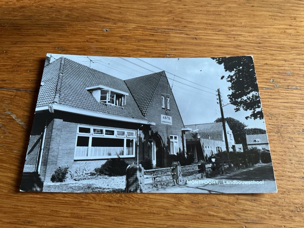 O36 Montfoort Landbouwschool, Ophalen of Verzenden