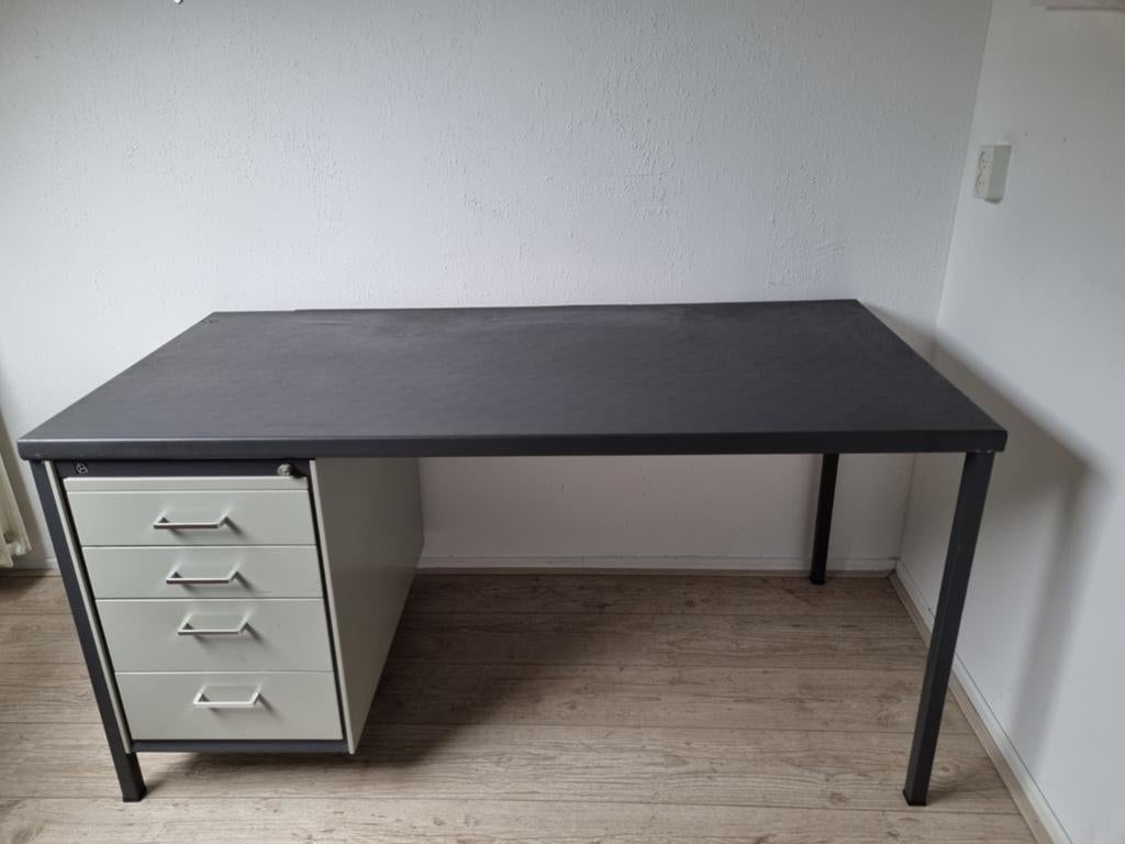 Vintage Gispen bureau met lades - 150x75x75 cm, Huis en Inrichting, Bureaus, Ophalen