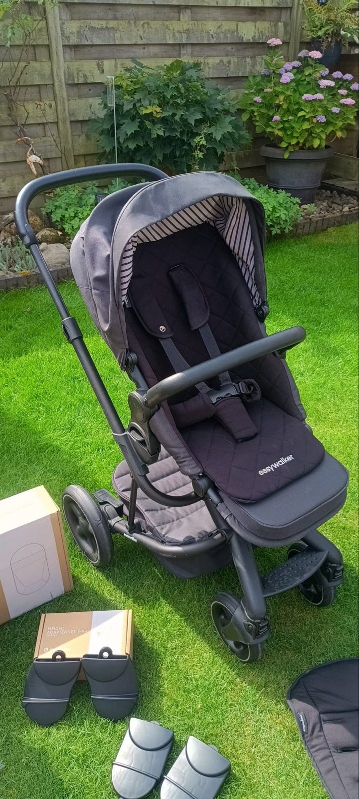 Easywalker Harvey 2 Combiwagen met Reiswieg en Accessoires, Kinderen en Baby's, Kinderwagens en Combinaties, Zo goed als nieuw