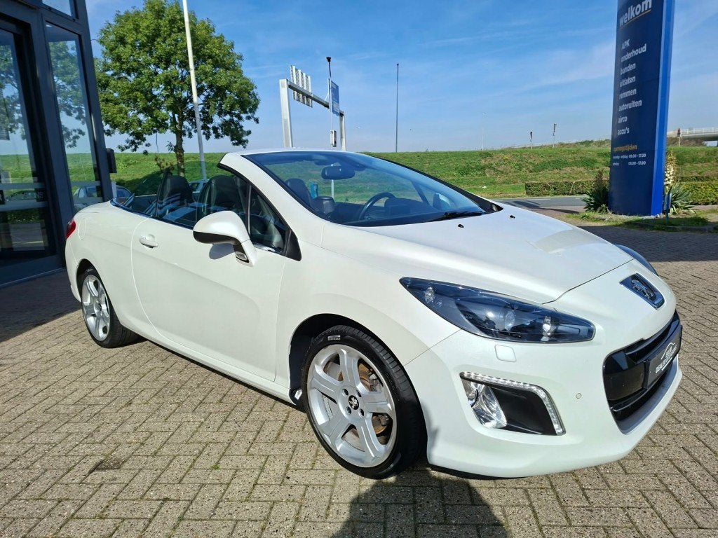Peugeot 308 308 CC 1.6 THP ROLAND GAROS NAVI LEDER PDC LMV, Euro 5, Gebruikt, 4 cilinders, 4 stoelen