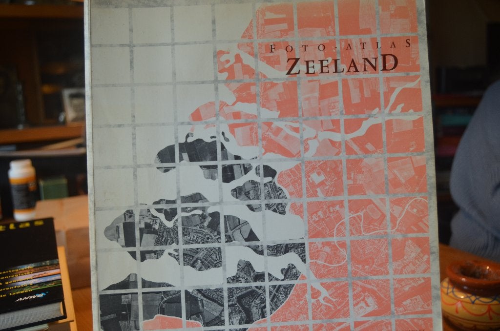 Foto atlas van Zeeland, Gelezen, Overige typen, Ophalen of Verzenden, 1800 tot 2000