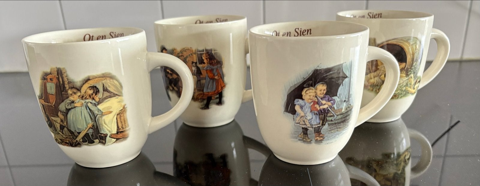 Set van 4 Ot en Sien mokken van Geharo Drempt, Gebruikt, Overige merken, Klassiek, Keramiek