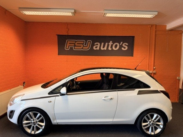 Opel Corsa 1.2 16V / 3 DEURS / 111-EDITION-SPORT / AIRCO!, Voorwielaandrijving, Euro 5, 1229 cc, Wit