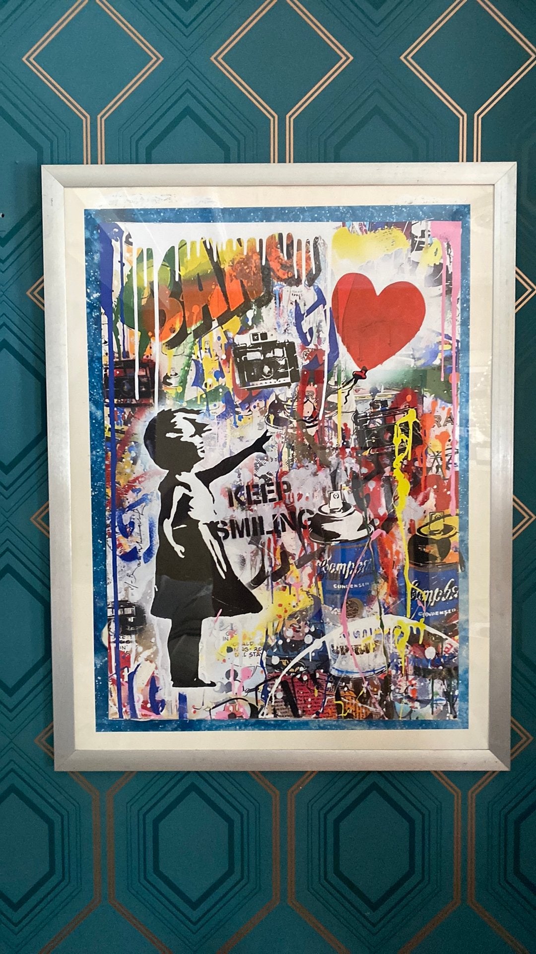Banksy repro 50x70, aluminium lijst 60x80, Antiek en Kunst, Ophalen, Abstract, Achter glas, Overige technieken