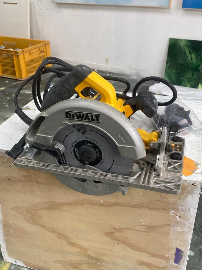 DeWalt DWE576 Cirkelzaag, Ophalen, Cirkelzaag, 70 mm of meer, Zo goed als nieuw