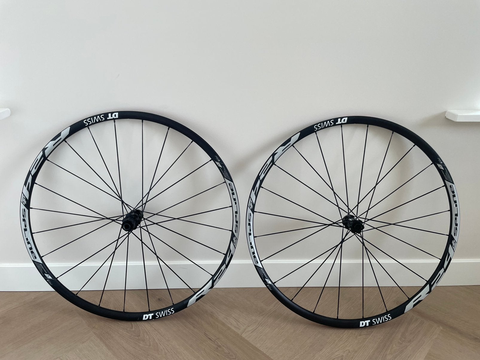 Wielenset racefiets DT SWISS spline discbrake 622x18, Ophalen, Zo goed als nieuw, Racefiets