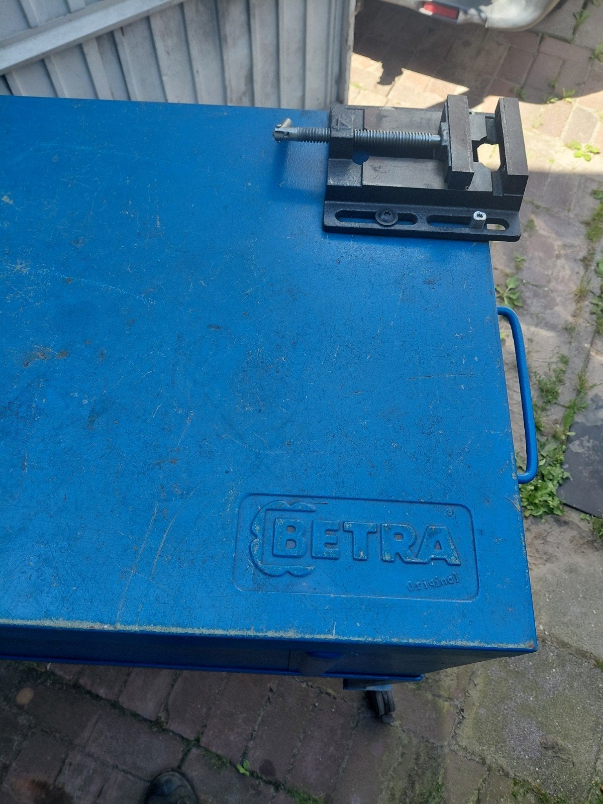 Betra Werkbank met Bankschroef en Stopcontacten, Ophalen, Gebruikt, Bankschroef