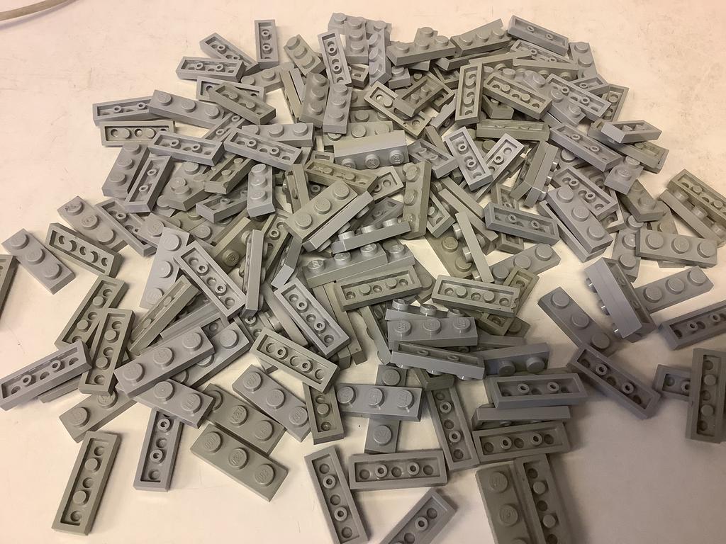 Lego plaat 1x3 licht grijs, Ophalen of Verzenden, Gebruikt, Losse stenen, Lego