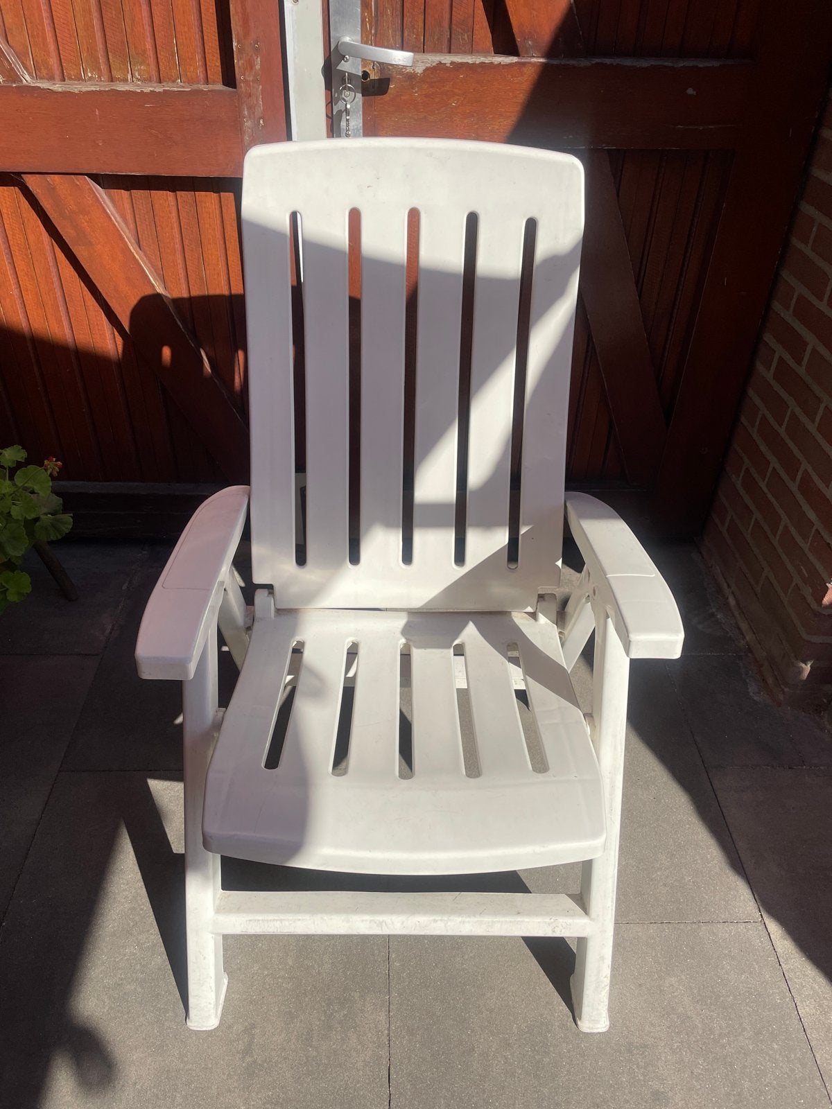 Jardin Easy Chair - Witte kunststof tuinstoel, Ophalen, Gebruikt, Kunststof
