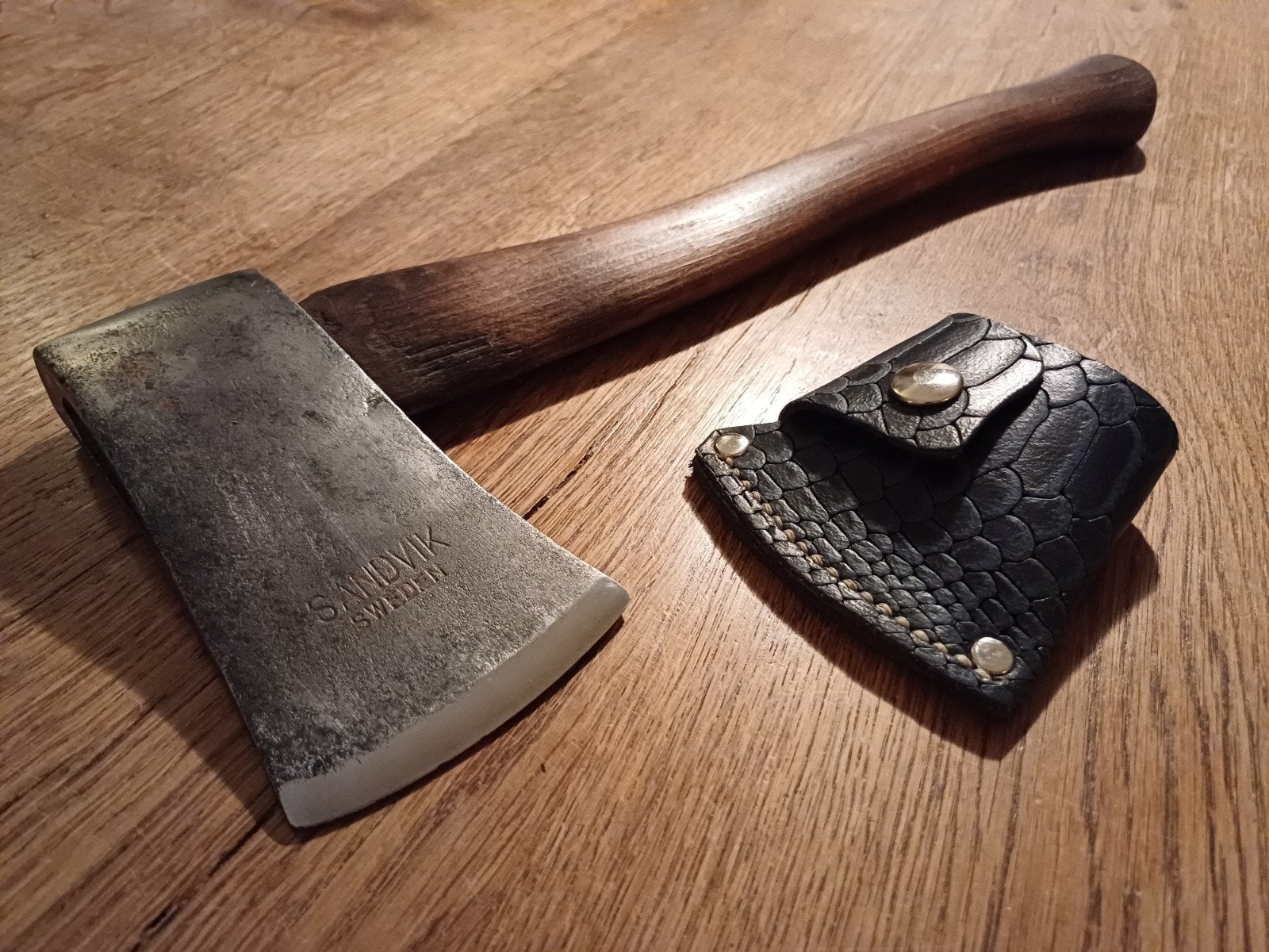 SANDVIK 0.6 lichte & handzame oude bushcraft bijl, Ophalen of Verzenden, Zo goed als nieuw