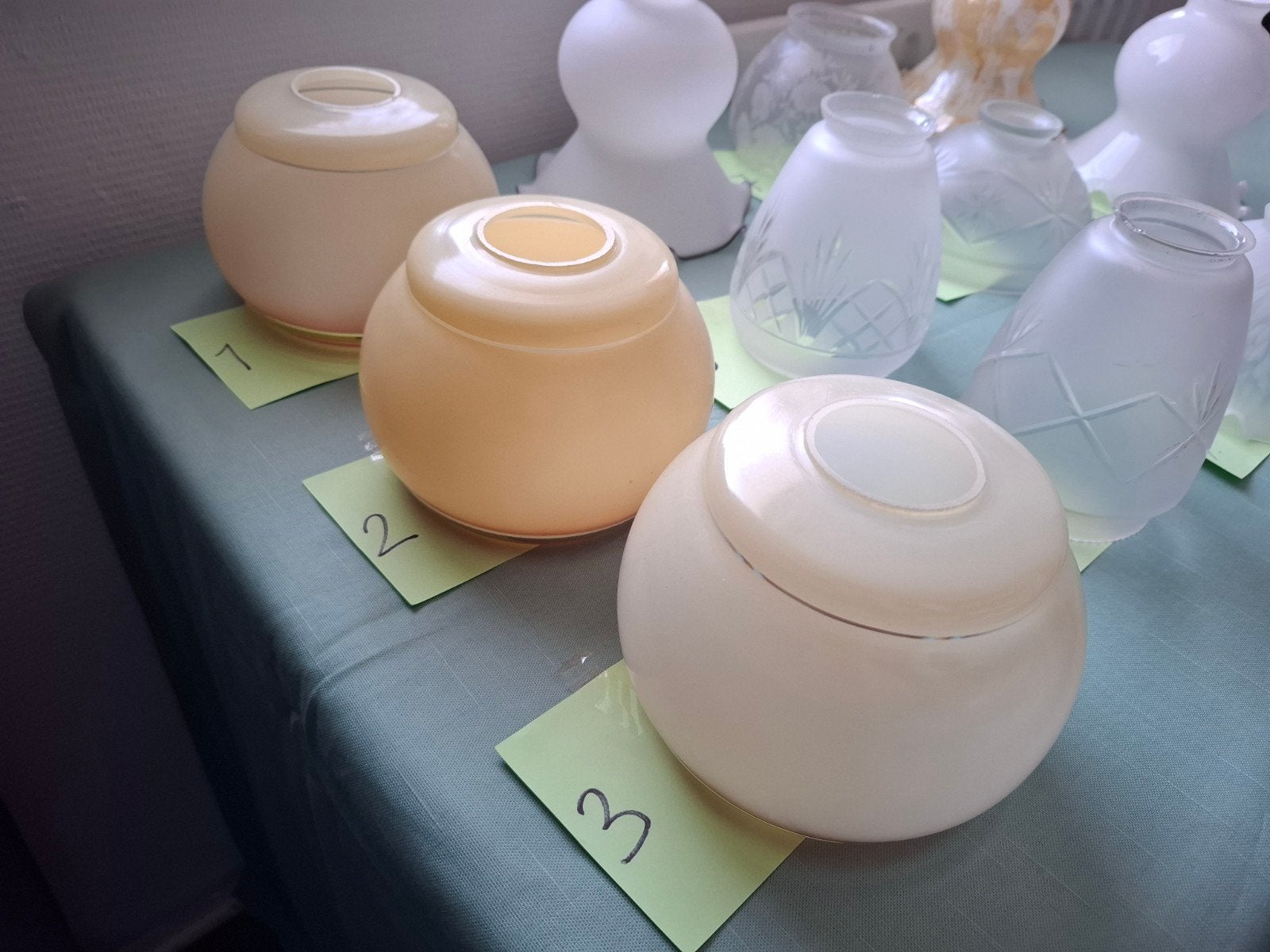 diverse oude glazen lampenkapjes, Ophalen of Verzenden, Gebruikt, Glas